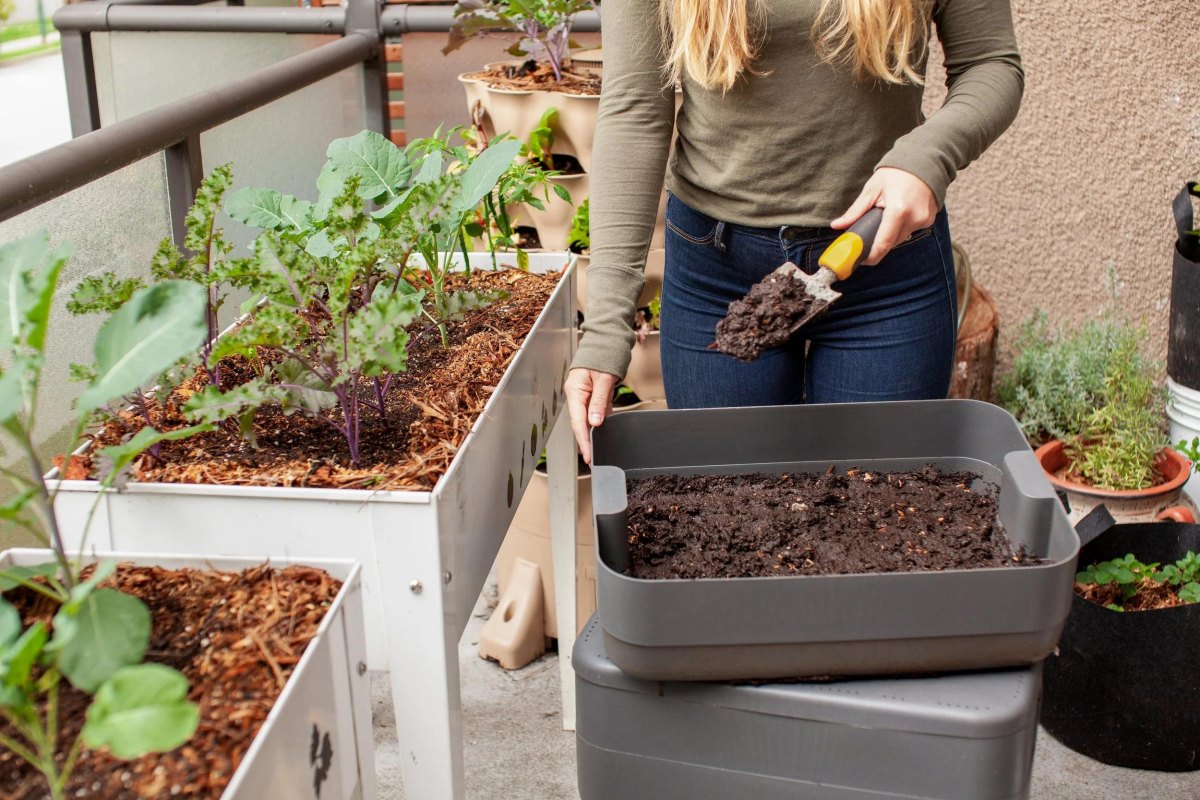 Potting soil mix for buckets