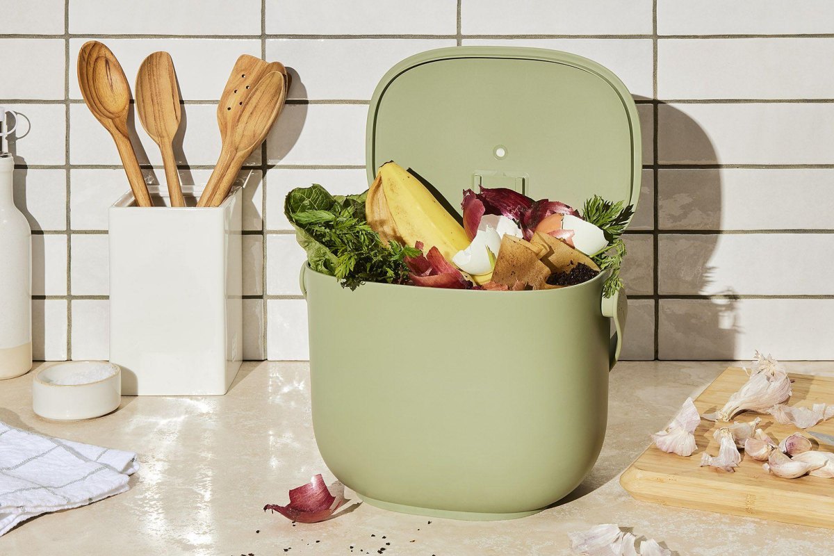 Food scraps in countertop compost bin