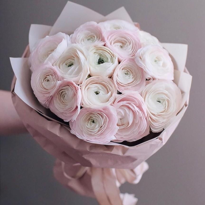 Ranunculus layered flower bouquet